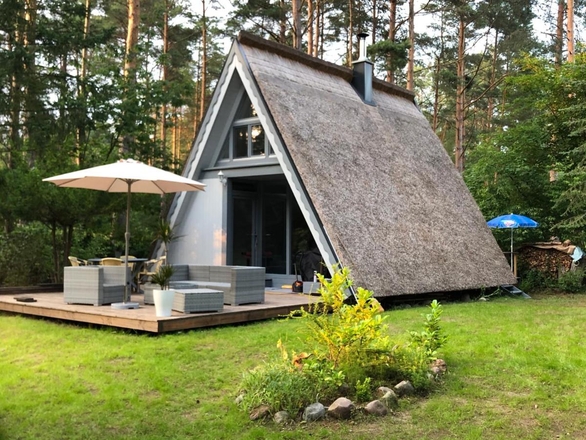 Ferienhaus Reetdach 1300qm Privatgrundstück Bootssteg Templin Lübbesee Uckermark Erholung pur Seenplatte Petersdorf  Exterior foto